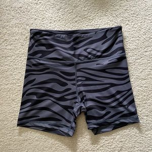 Zyia Gray Safari Light n Tight Hustle Shorts 4"